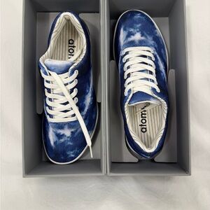 Atoms Cloudy Blue and White Sneakers